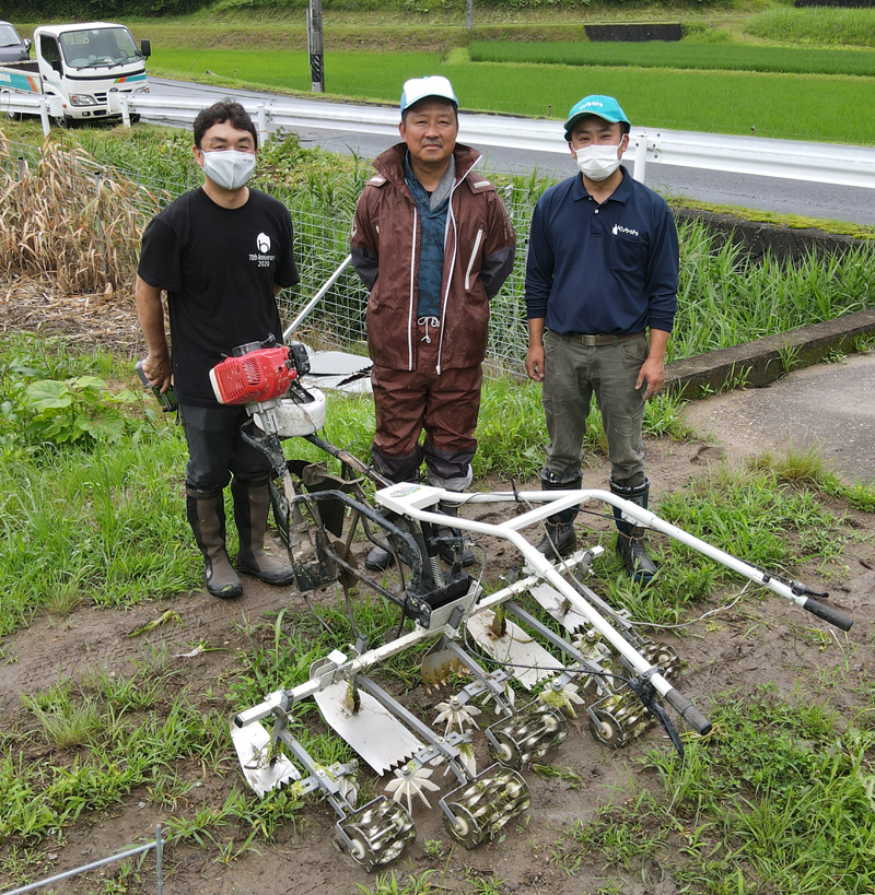 大放出セール AZTEC ビジネスストアホクエツ 水田用株間除草機 あめんぼ号 SGM-42M 4条用 法人様限定